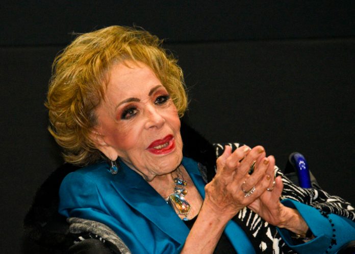 Foto: Silvia Pinal fue hospitalizada este jueves debido a un cuadro de presión baja/Cortesía Foto: Silvia Pinal fue hospitalizada este jueves debido a un cuadro de presión baja/Cortesía