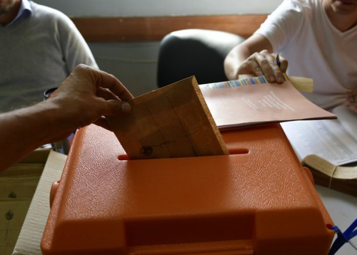 1 Foto: Alta participación en Uruguay: el 66 % de los habilitados ya votó / Cortesía