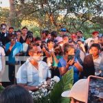 Familiares despiden a la menor asesinada brutalmente en Chinandega Foto: Chinandega de luto: Familiares despiden a una adolescente asesinada por su tío en El Viejo. La Policía Nacional ya tiene al responsable./TN8