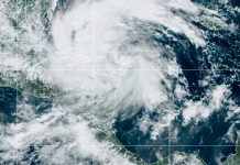 Tormenta tropical Sara azota Honduras provocando lluvias e inundaciones Foto: Sara toca tierra en Honduras dejando fuerte lluvias/Cortesía