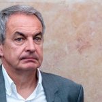 «Moralmente insoportable»: Zapatero critica la desigualdad y discriminación Foto: Zapatero: "El hombre más rico del mundo está atacando a los más pobres", refiriéndose a Elon Musk. También critica las políticas de Trump/Cortesía