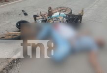 Motociclista muere al impactar contra autobús en el Caribe Sur Foto: Motociclista muere al impactar contra autobús en el Caribe Sur/TN8