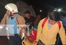 Cisterna cargada de combustible cae al abismo en Santa María de Pantasma Foto: Accidente en Santa María de Pantasma: una cisterna cargada con 4,200 galones de combustible cayó a un abismo de 200 metros/TN8