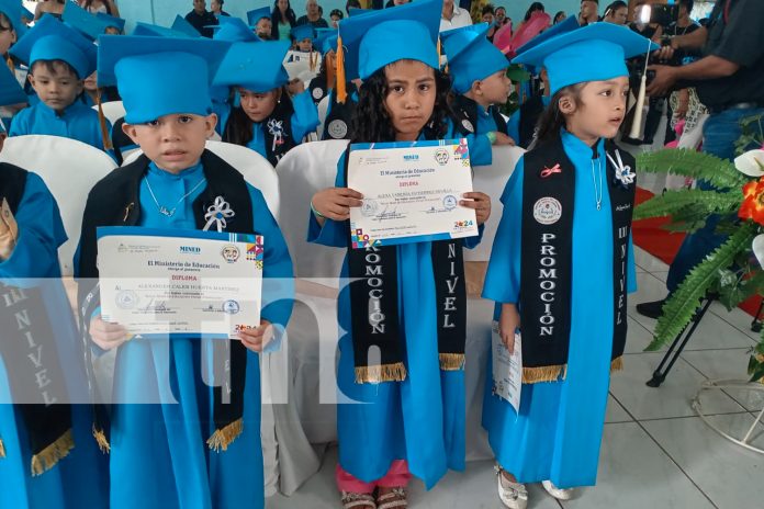 Foto: Pequeños celebran con éxito el fin de su etapa preescolar /TN8