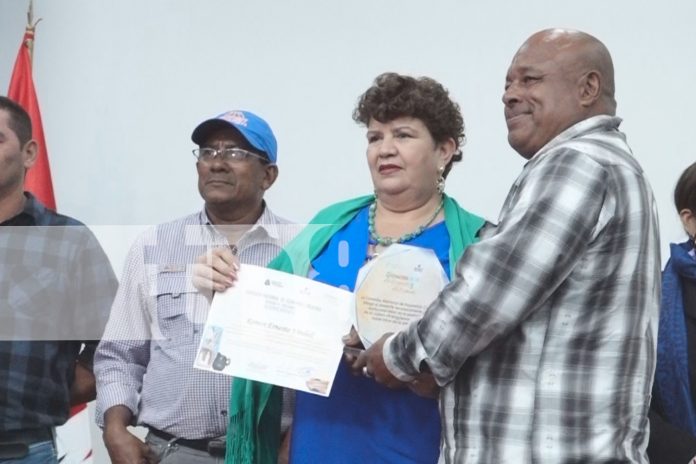 Foto: ¡Hoy celebramos a los  Artesanos de Nicaragua! Con un acto especial en Estelí, donde se reconoció su esfuerzo y dedicación./TN8 Foto: ¡Hoy celebramos a los Artesanos de Nicaragua! Con un acto especial en Estelí, donde se reconoció su esfuerzo y dedicación./TN8