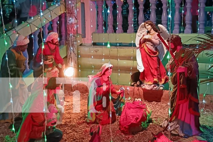 Foto: ¡La magia navideña llegó a Bluefields! El Parque Reyes y el bulevar brillan con luces y espíritu festivo. ¡Ven a disfrutar! /TN8 Foto: ¡La magia navideña llegó a Bluefields! El Parque Reyes y el bulevar brillan con luces y espíritu festivo. ¡Ven a disfrutar! /TN8