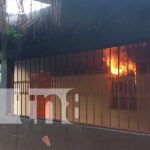 Malas conexiones, posible causa de incendio en vivienda de Masaya Foto: Incendio consume una vivienda en Masaya / TN8