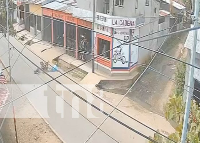 Foto: Fuerte choque deja con serias lesiones a un menor de edad en una comarca de Jalapa / TN8 Foto: Fuerte choque deja con serias lesiones a un menor de edad en una comarca de Jalapa / TN8