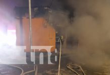 Veladora desata incendio en vivienda del barrio San Carlos, Masaya Foto: Incendio en una vivienda de Masaya / TN8