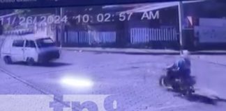 Foto: Motociclista se salva de morir al casi chocar con un vehículo en Managua / TN8