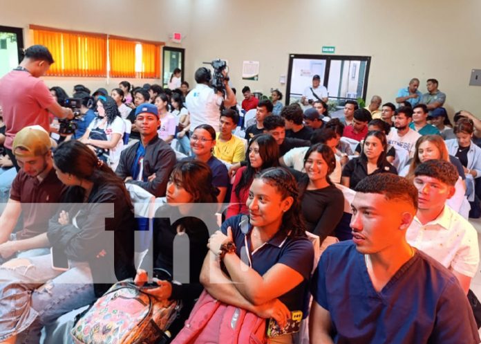 Foto: Congreso con la carrera de veterinaria en la UNA / TN8 Foto: Congreso con la carrera de veterinaria en la UNA / TN8