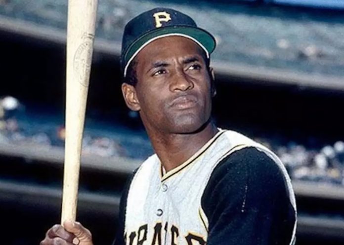 1 Foto: Rinden homenaje a Roberto Clemente, líder espiritual del béisbol nicaragüense / Cortesía