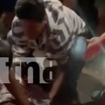 Impactante choque en Masachapa: Motociclista en grave estado tras perder el control Foto: Imprudencia fatal : Motociclista intenta adelantar en carretera peligrosa y termina chocando contra camión en Masachapa /TN8