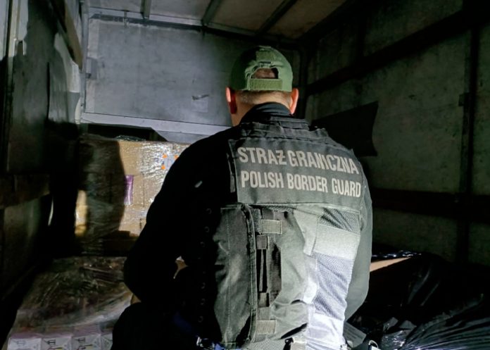 Foto: Polonia informó la incautación de 44 litros de cocaína/Cortesía Foto: Polonia informó la incautación de 44 litros de cocaína/Cortesía