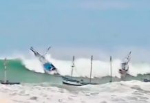 Fuerte oleaje en el norte de Perú deja a pescadores atrapados Foto: Efectivos de la Policía Nacional del Perú/Cortesía