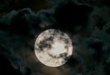 ¿Qué es la Luna Negra? Explicación de este fenómeno astronómico Foto: luna negra se utiliza para referirse a un tipo especial de luna nueva/Cortesía