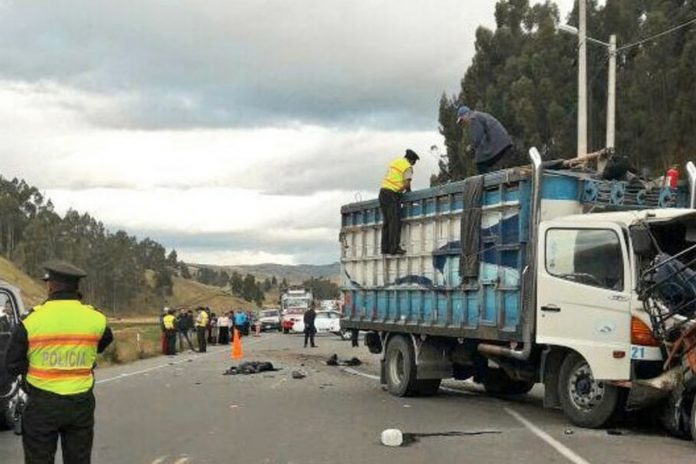 Foto: Grave accidente en Ecuador/Cortesía Foto: Grave accidente en Ecuador/Cortesía