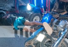 Grave accidente en Mateare deja varios lesionados tras choque entre motocicleta y caponera Foto: Exceso de velocidad y falta de precaución causan un fuerte accidente en Mateare. El acompañante de motociclista está gravemente herido. /TN8