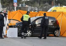 Cobarde mató a puñaladas a su mujer y dejó herida a su hija de 3 años en España Foto: Hombre de España mata a su mujer mientras conduce /Cortesía