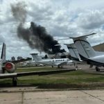 Avión privado en Argentina se estrella contra viviendas y deja dos muertos Foto: Tragedia en Argentina /cortesía
