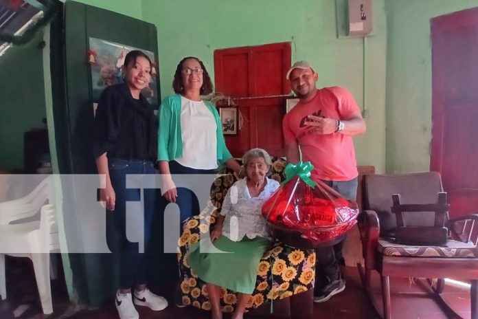 2 Foto: FSLN entrega canastas navideñas a madres de héroes y mártires en Rivas/TN8