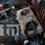 Vecinos en shock: Incendio en Santa Teresa casi termina en tragedia familiar Foto: Un incendio en Santa Teresa sorprendió a los vecinos, pero la rápida respuesta de los bomberos evitó tragedias mayores. /TN8