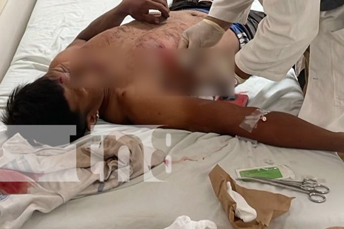 Foto: Accidente en El Cuá : Desperfectos mecánicos en una camioneta provocaron una volcadura que cobró la vida de dos personas y dejó 16 heridos/TN8 Foto: Accidente en El Cuá : Desperfectos mecánicos en una camioneta provocaron una volcadura que cobró la vida de dos personas y dejó 16 heridos/TN8