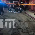 Choque mortal en Managua: Impacto entre ambulancia y motos termina en incendio fatal Foto: Choque fatal: Ambulancia colisiona con motocicletas en Villa Vulgaria, Managua El conductor murió calcinado y la acompañante/TN8