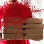 Repartidora apuñaló a mujer embarazada por mala propina en Estados Unidos