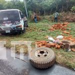 Camión vuelca en Carretera Nueva León y manda a 6 personas al hospital