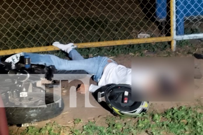 Foto: Accidente mortal en Managua Policía Nacional realiza investigaciones para esclarecer el hecho que dejó a un joven sin vida./TN8 Foto: Accidente mortal en Managua Policía Nacional realiza investigaciones para esclarecer el hecho que dejó a un joven sin vida./TN8