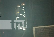 Voraz incendio consume una bodega de Lomas de Monserrat, en Managua Foto: Voraz incendio consume una bodega de Lomas de Monserrat, en Managua/TN8