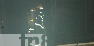 Foto: Voraz incendio consume una bodega de Lomas de Monserrat, en Managua/TN8