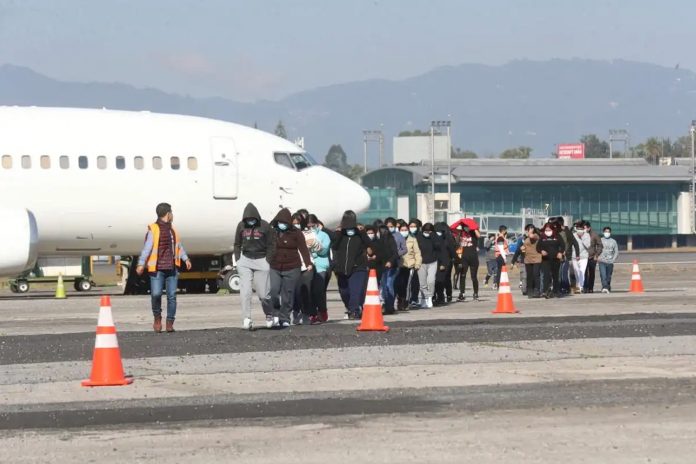 Foto: Guatemala recibe a los primeros 80 migrantes deportados desde EE.UU. /Cortesía Foto: Guatemala recibe a los primeros 80 migrantes deportados desde EE.UU. /Cortesía