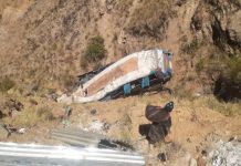 Accidente fatal en Bolivia: 19 fallecidos por autobús que iba a alta velocidad Foto: Accidente de autobús deja 19 muertos en Bolivia /Cortesía