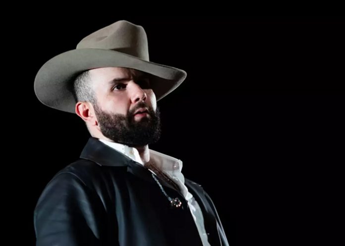 Foto: Carín León se defiende /cortesía Foto: Carín León se defiende /cortesía