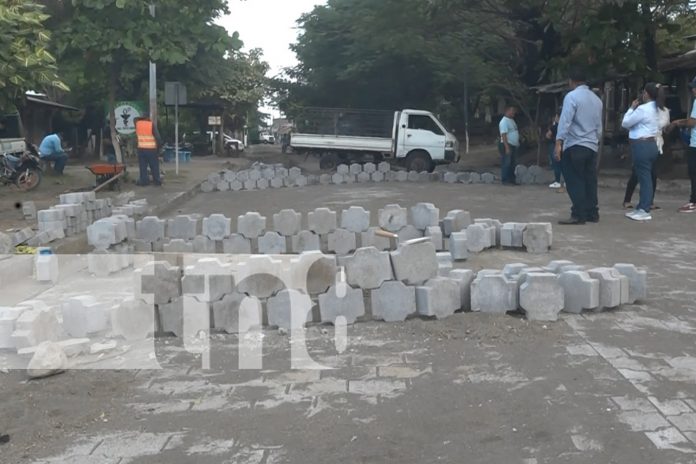 Foto: ¡Pronto las familias de Moyogalpa estrenarán una nueva calle! Un avance en infraestructura vial que mejora la vida de todos. /TN8