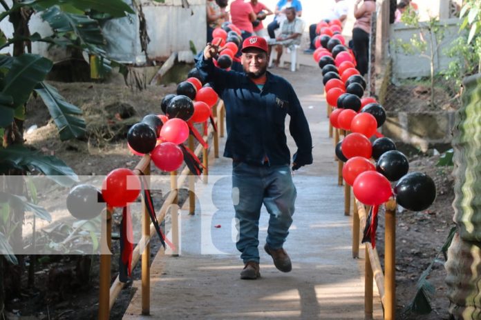 Foto: ¡Gran noticia para Siuna! Más de 300 familias ya disfrutan del nuevo puente peatonal, una obra que simboliza seguridad y progreso. /TN8 Foto: ¡Gran noticia para Siuna! Más de 300 familias ya disfrutan del nuevo puente peatonal, una obra que simboliza seguridad y progreso. /TN8