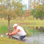 Hombre salvó a su perro de ser devorado por un lagarto (VIDEO) Foto: Un impresionante video se ha vuelto viral en redes sociales/Cortesía