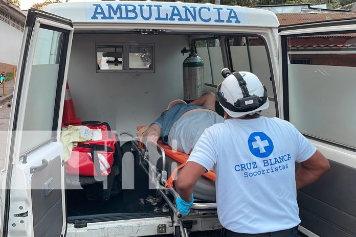 Foto: Cuádruple accidente en Juigalpa: camioncito, cabezal, motocicleta y camioneta involucrados. Cuatro heridos y cuantiosos daños. /TN8 Foto: Cuádruple accidente en Juigalpa: camioncito, cabezal, motocicleta y camioneta involucrados. Cuatro heridos y cuantiosos daños. /TN8