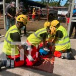 Bomberos Unidos muestran técnicas avanzadas en simulacro de rescate