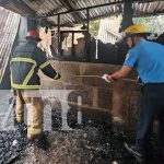 ¡Casi termina en tragedia! Incendio devora por completo una vivienda en el Rama Foto: Una tragedia golpea a una familia en Ciudad El Rama: un cortocircuito causado por cables defectuosos consumen su hogar./TN8
