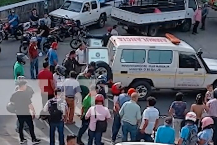 Foto: Matagalpa: ¡Qué tragedia! Un motociclista perdió el control y fue impactado por un camión. La policía sigue investigando./TN8 Foto: Matagalpa: ¡Qué tragedia! Un motociclista perdió el control y fue impactado por un camión. La policía sigue investigando./TN8