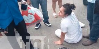 Foto:Mujer embarazada lesionada tras accidente en Juigalpa. Una camioneta impactó la motocicleta en la que viajaba junto a su esposo./TN8