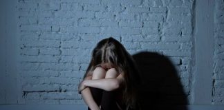 Foto: Juzgan a una mujer en Francia por matar de hambre a su hija /Cortesía