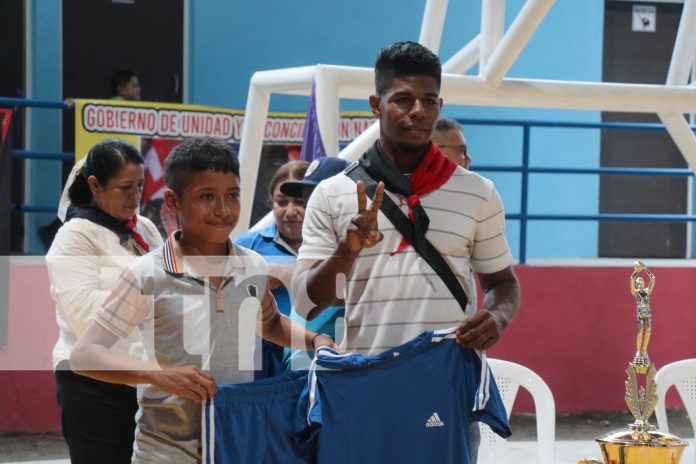 Foto: Gobierno Sandinista invierte 2 millones de córdobas en mejorar el centro deportivo Omar Mercado Silva en Siuna. ¡Compromiso total! /TN8 Foto: Gobierno Sandinista invierte 2 millones de córdobas en mejorar el centro deportivo Omar Mercado Silva en Siuna. ¡Compromiso total! /TN8