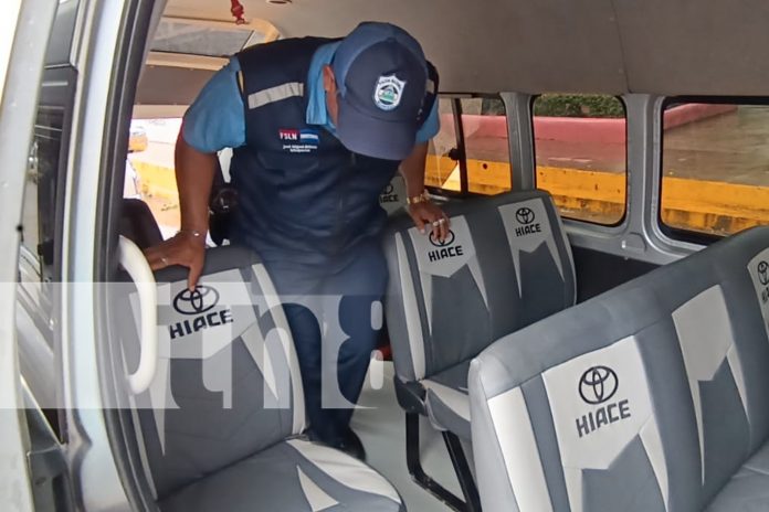 Foto: Garantizar la seguridad de los estudiantes es prioridad. Autoridades de Bluefields realizan inspecciones mecánicas a taxis y microbuses/TN8 Foto: Garantizar la seguridad de los estudiantes es prioridad. Autoridades de Bluefields realizan inspecciones mecánicas a taxis y microbuses/TN8