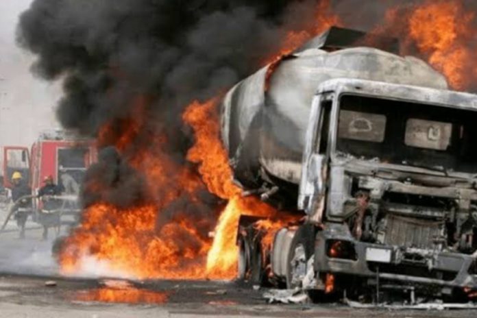 Foto: Explosión de camión cisterna en Nigeria /Cortesía Foto: Explosión de camión cisterna en Nigeria /Cortesía