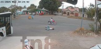 Foto: Asombroso accidente con motociclista en Managua / TN8