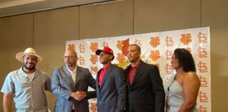 kenly, hunter, firma, internacional,